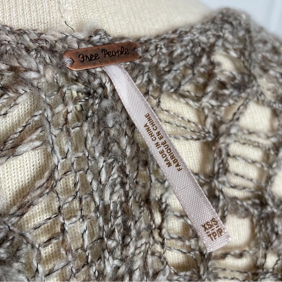 FREE PEOPLE Poncho Shawl - Picture 11 of 15